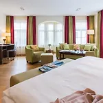 Hotel Tides Boutique Hotel 4*
