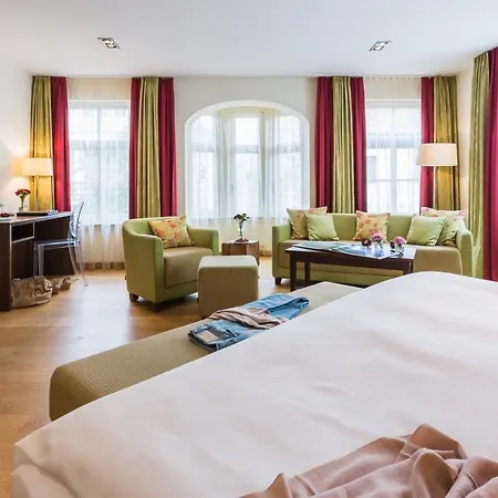 מלון Romantik Reichshof 4*