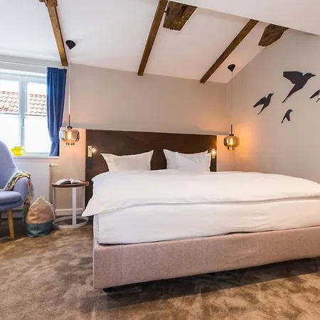 Tides Boutique 4*