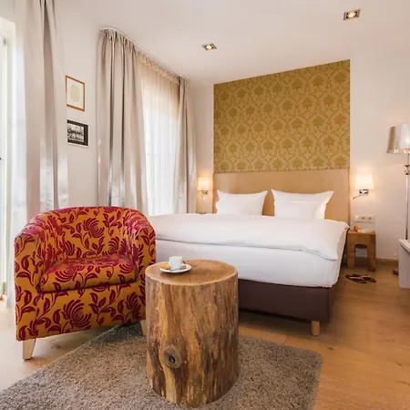 Tides Boutique Hotel 4*
