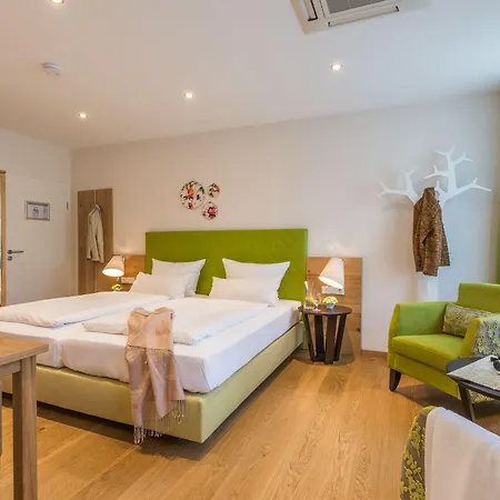 Romantik Reichshof מלון