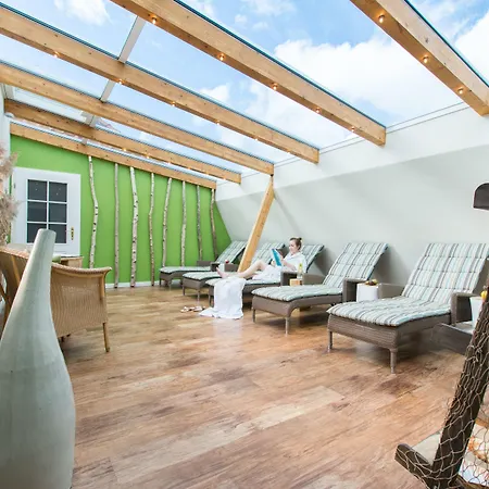 Tides Boutique Hotel 4*