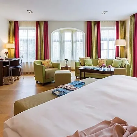 Tides Boutique Hotel Hotel 4*