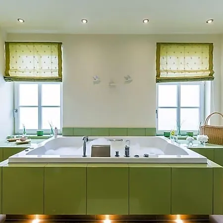 Tides Boutique Hotel Hotel 4*