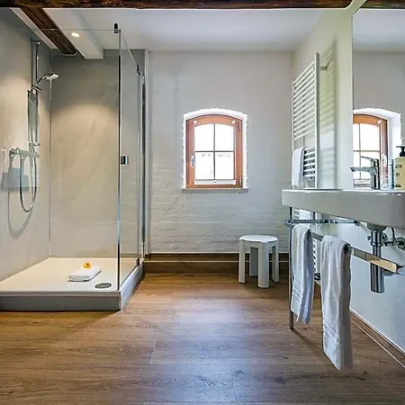 Tides Boutique Hotel 4*