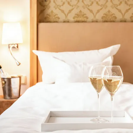 Hotel Tides Boutique Hotel - By Romantik 4*