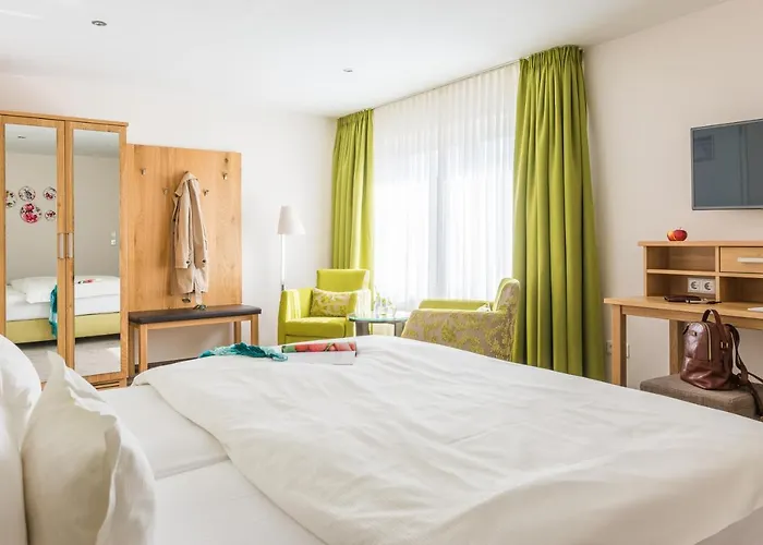 Отель Tides Boutique Hotel