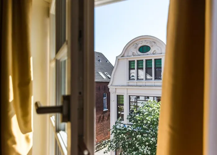 Tides Boutique Hotel Отель Норден