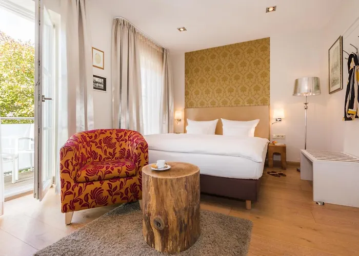 Tides Boutique Hotel Отель 4*