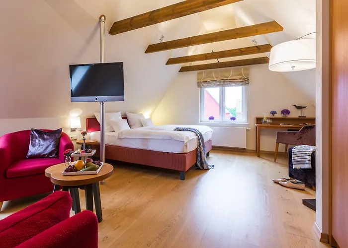 Отель Tides Boutique Hotel