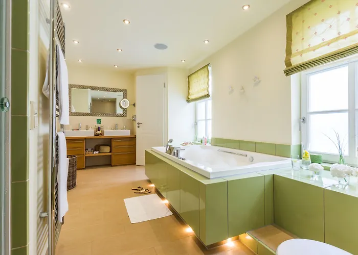 Tides Boutique Hotel Норден