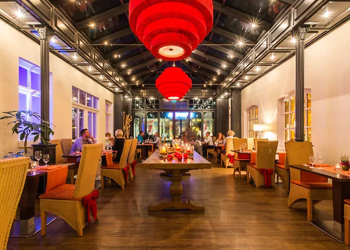 Tides Boutique Hotel Отель 4*