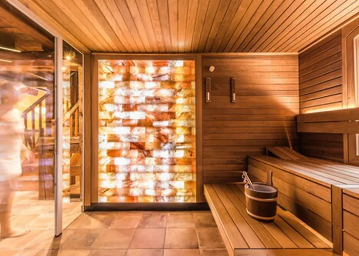 Tides Boutique Hotel Отель 4*