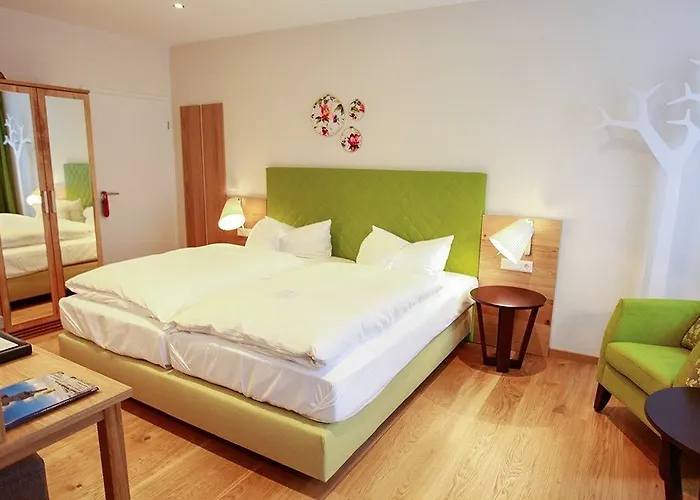 Отель Tides Boutique Hotel